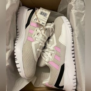 ADIDAS ORIGINALS FLEX SHOES - girls size 4.5 NWT - Fits women’s 6.5!!